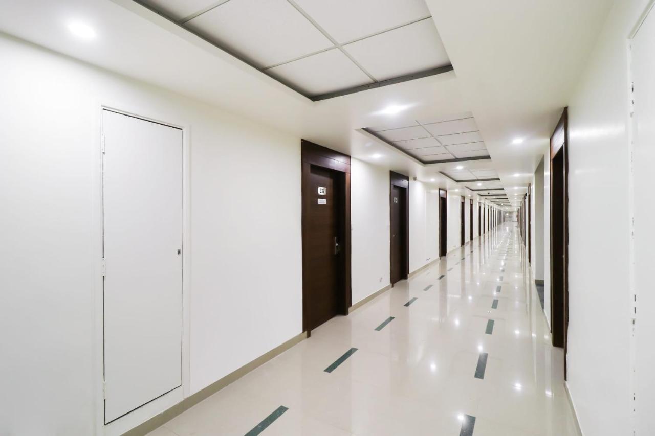 Capital O 70760 Hotel Grand 81 Faridabad Exterior foto