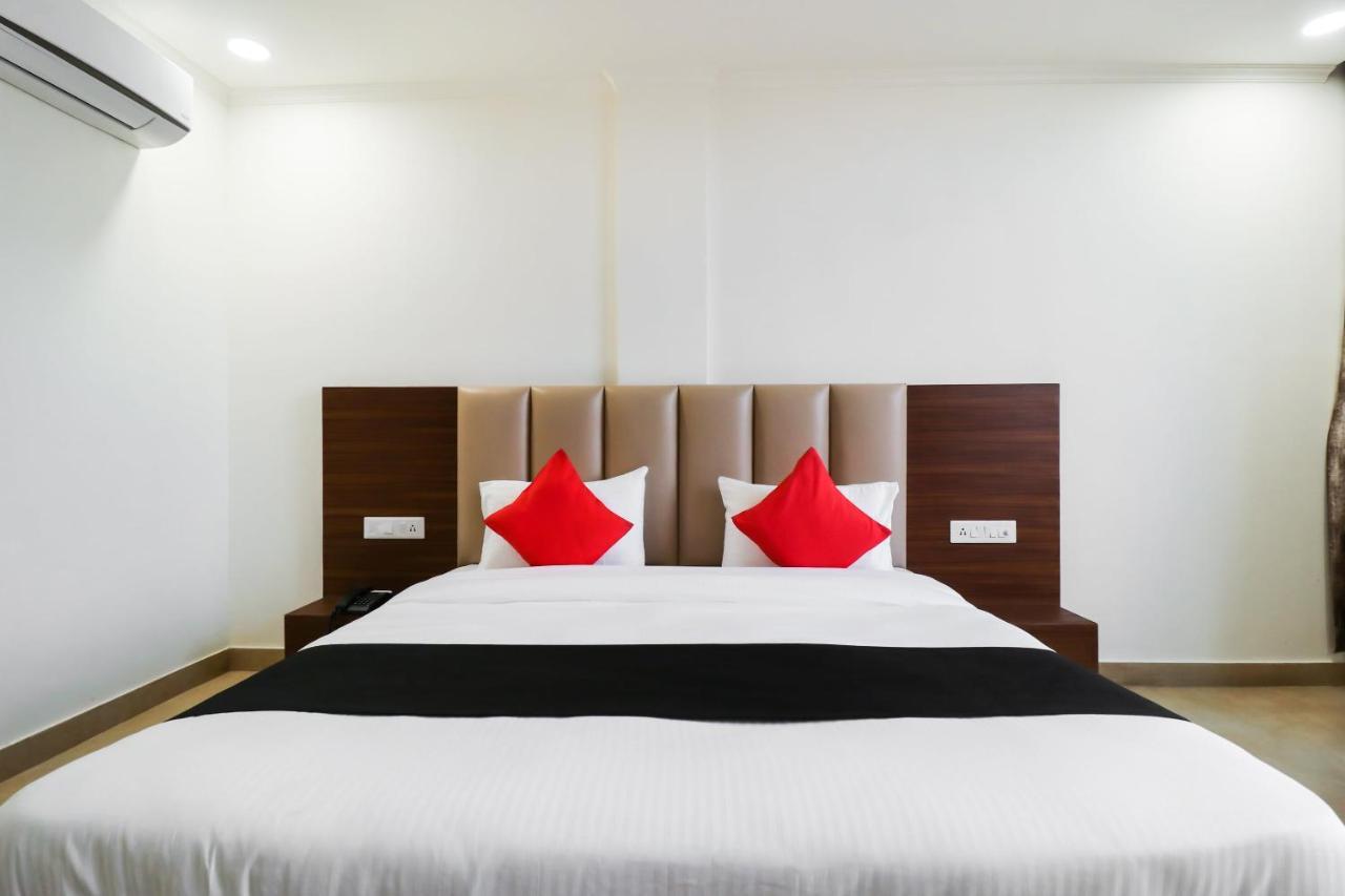 Capital O 70760 Hotel Grand 81 Faridabad Exterior foto